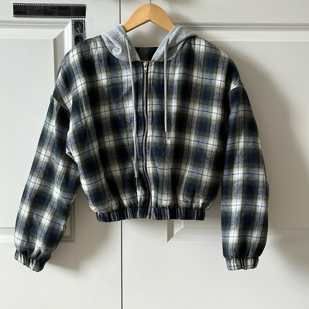 Ladies plaid cropped jacket with hood - size small